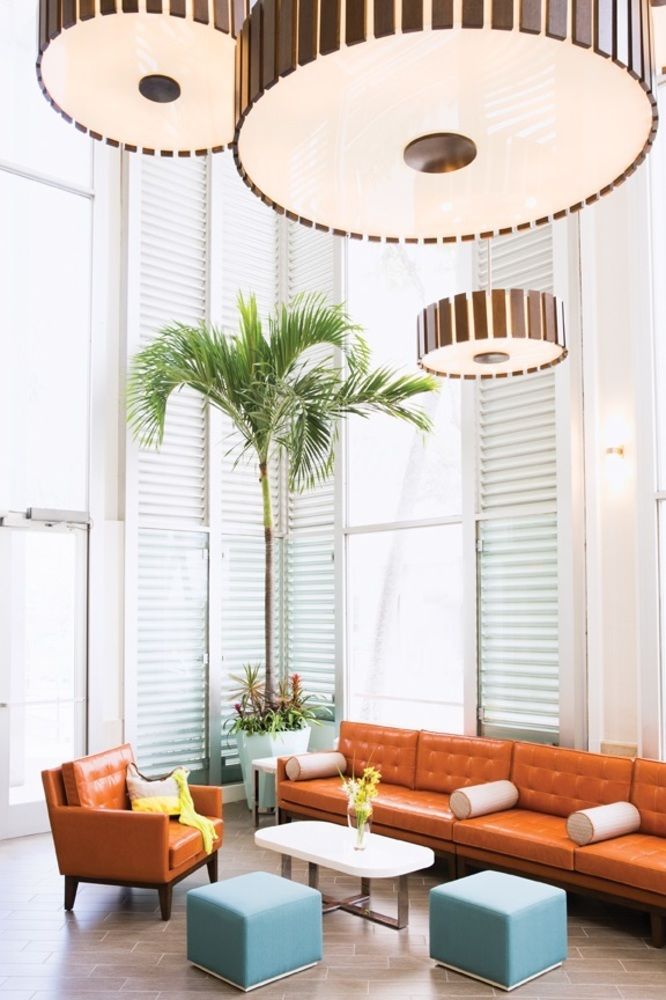 Shoreline Hotel