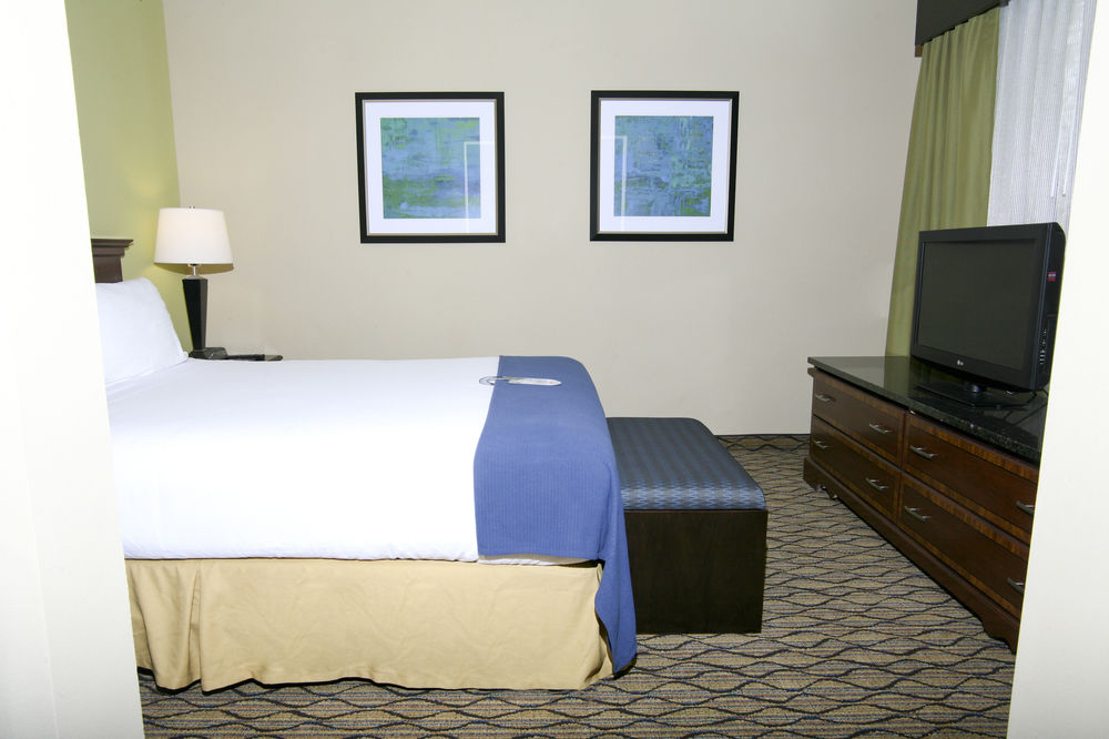 Wingate by Wyndham Roseville/Detroit