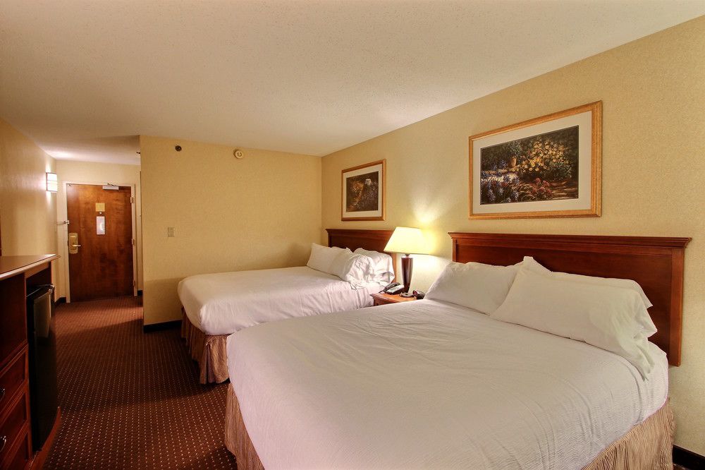 HOLIDAY INN FOND DU LAC