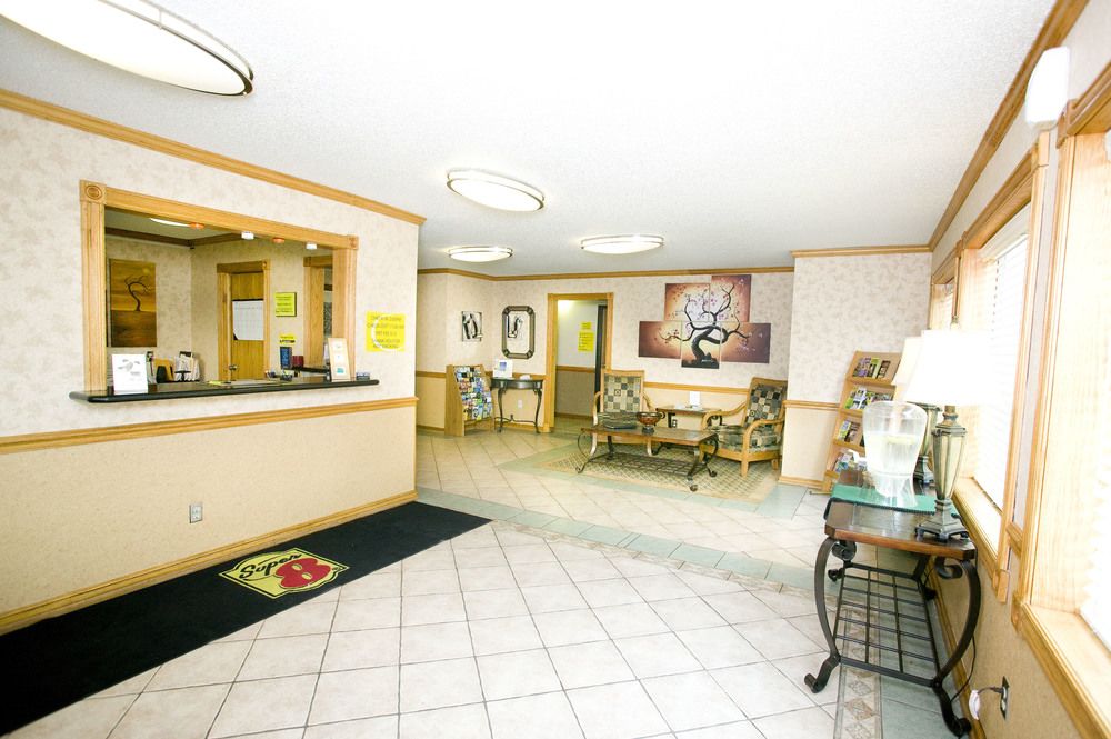 Super 8 by Wyndham Van Buren/Ft. Smith Area