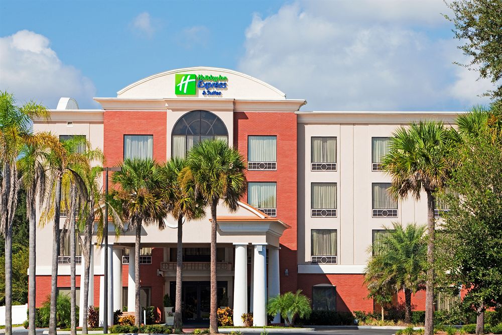 HOLIDAY INN EXPRESS HOTEL AND SUITES BARTOW
