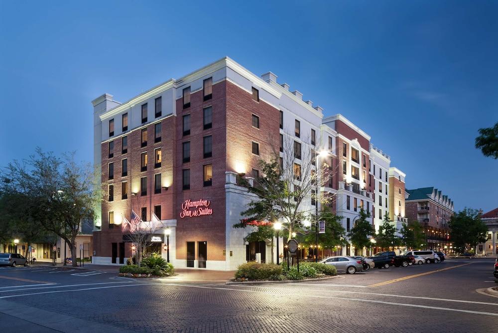 Hampton Inn & Suites Gainesville-Downtown