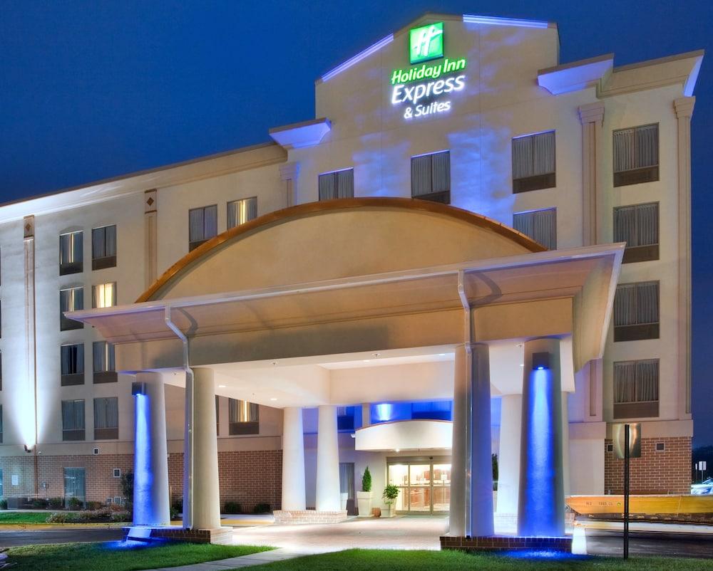 HOLIDAY INN EXPRESS HOTEL AND SUITES FREDERICKSBURG