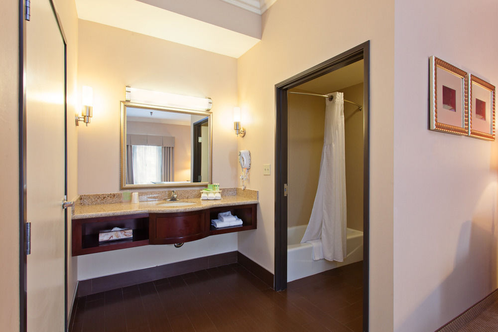 Holiday Inn Express Hotel & Suites Twentynine Palms, an IHG Hotel