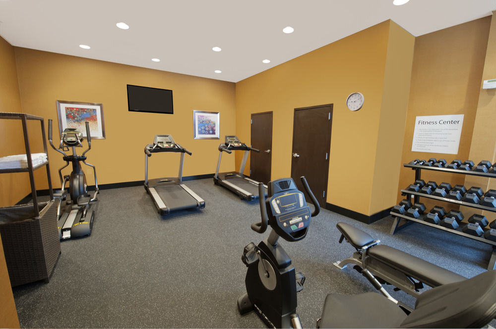 Holiday Inn Express Fredericksburg Southpoint, an IHG Hotel