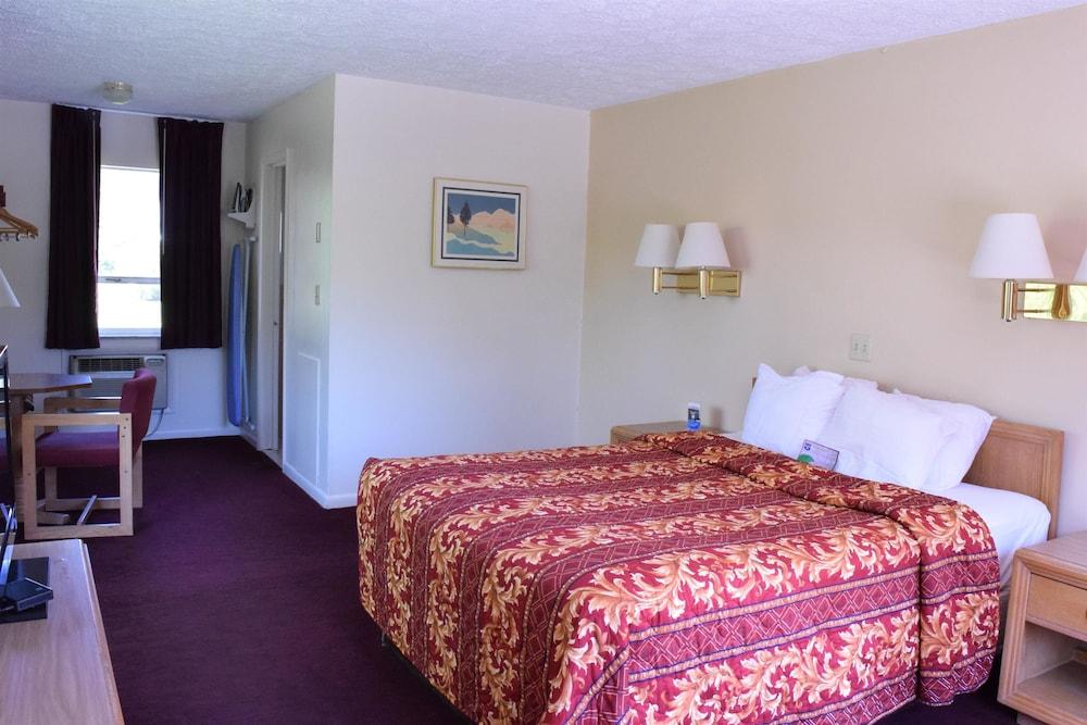 DAYS INN OSWEGO