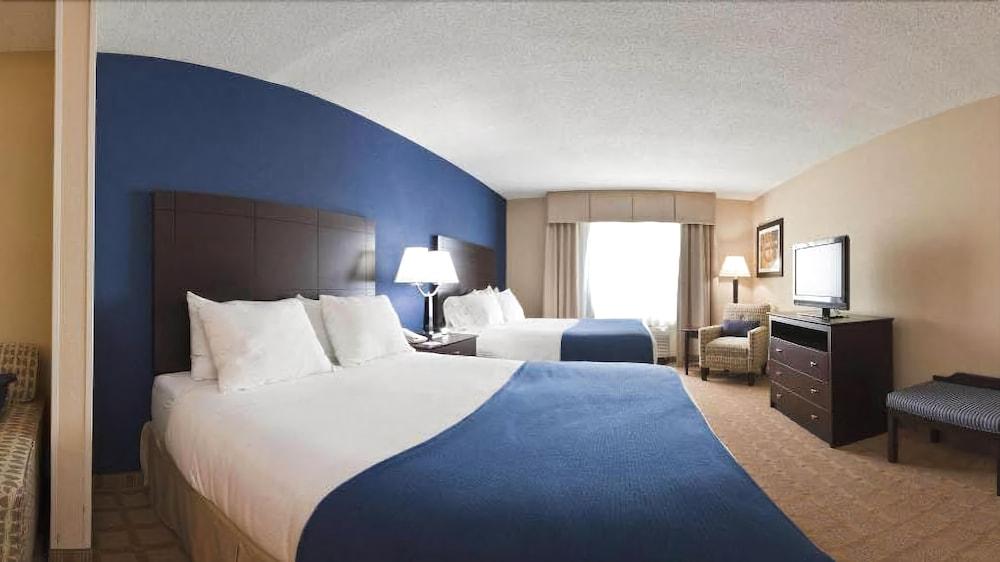 HOLIDAY INN EXPRESS HOTEL AND SUITES FORT PIERCE WEST