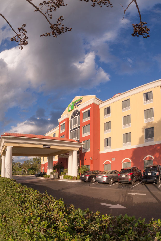 Holiday Inn Express Hotel AND Suites Tampa-Fairgrou
