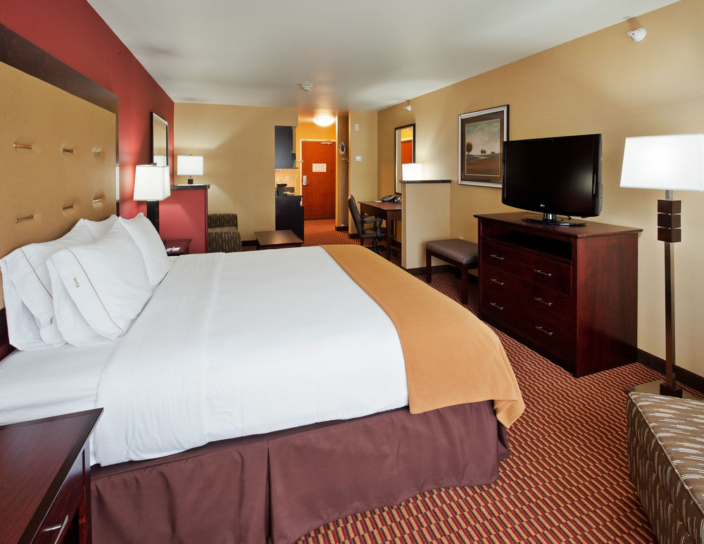 Holiday Inn Express Hotel & Suites Great Falls Sou