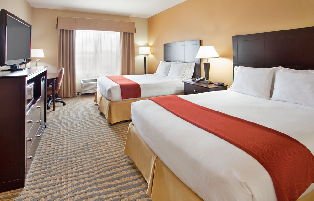 Holiday Inn Express and Suites Gallup East