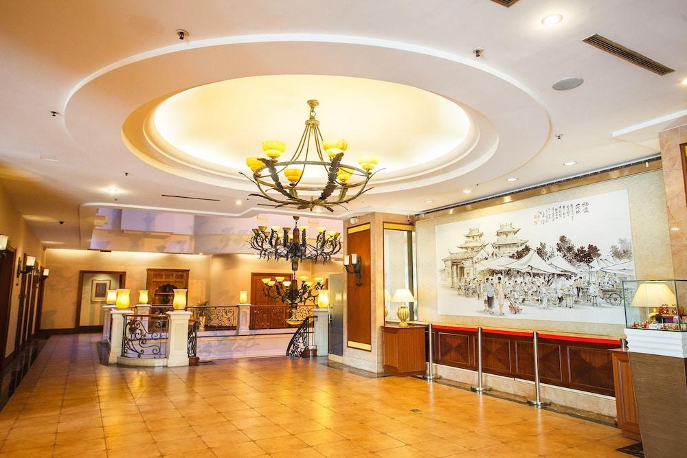 Wei-Yat Grand Hotel