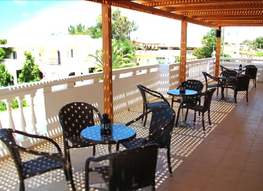 Fotos del hotel - GOLDEN ROSE SUITES