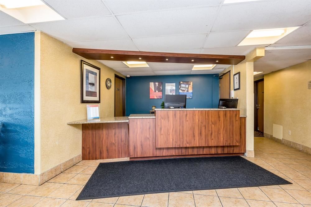HOWARD JOHNSON CEDAR RAPIDS