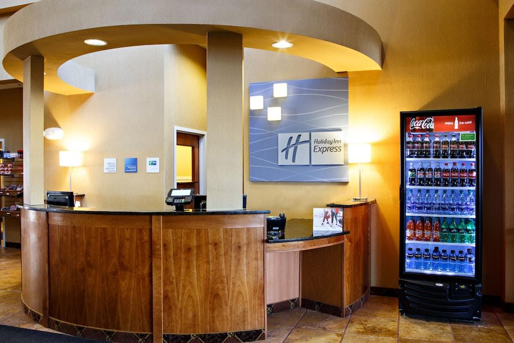 HOLIDAY INN EXPRESS HOTEL AND SUITES HARRISBURG WEST